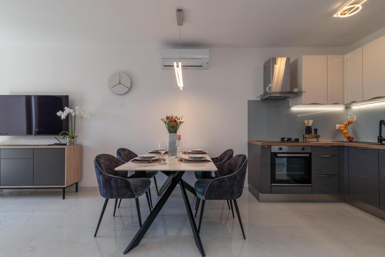 Infinity Residence Τρογκίρ Εξωτερικό φωτογραφία