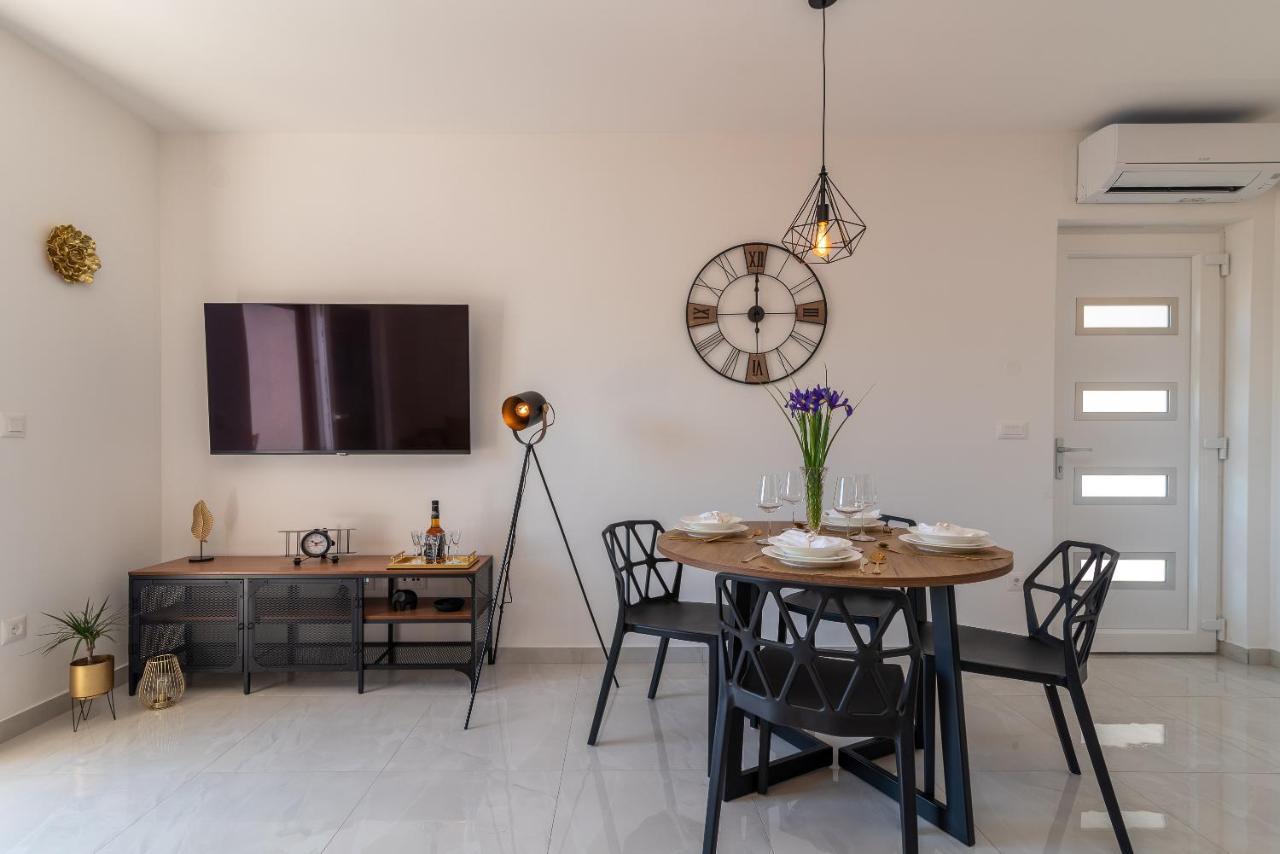 Infinity Residence Τρογκίρ Εξωτερικό φωτογραφία