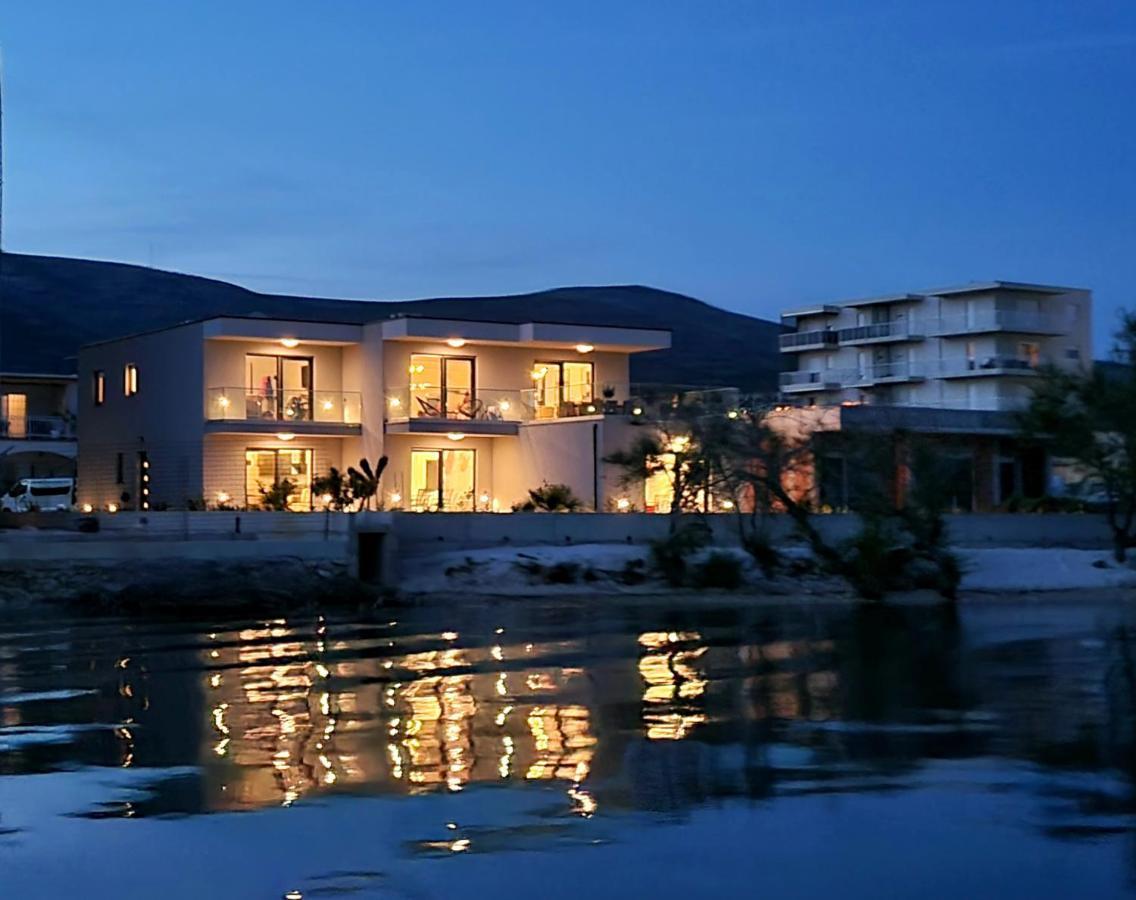 Infinity Residence Τρογκίρ Εξωτερικό φωτογραφία