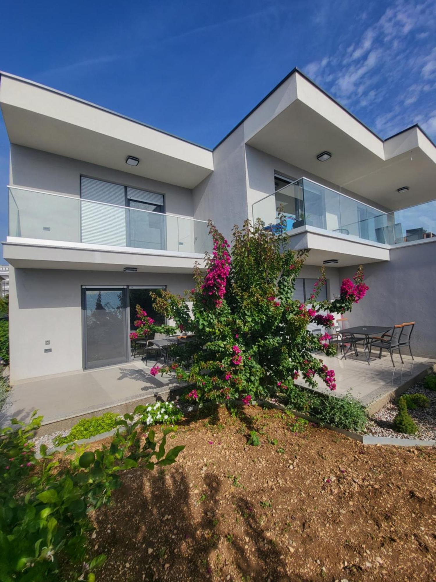 Infinity Residence Τρογκίρ Εξωτερικό φωτογραφία